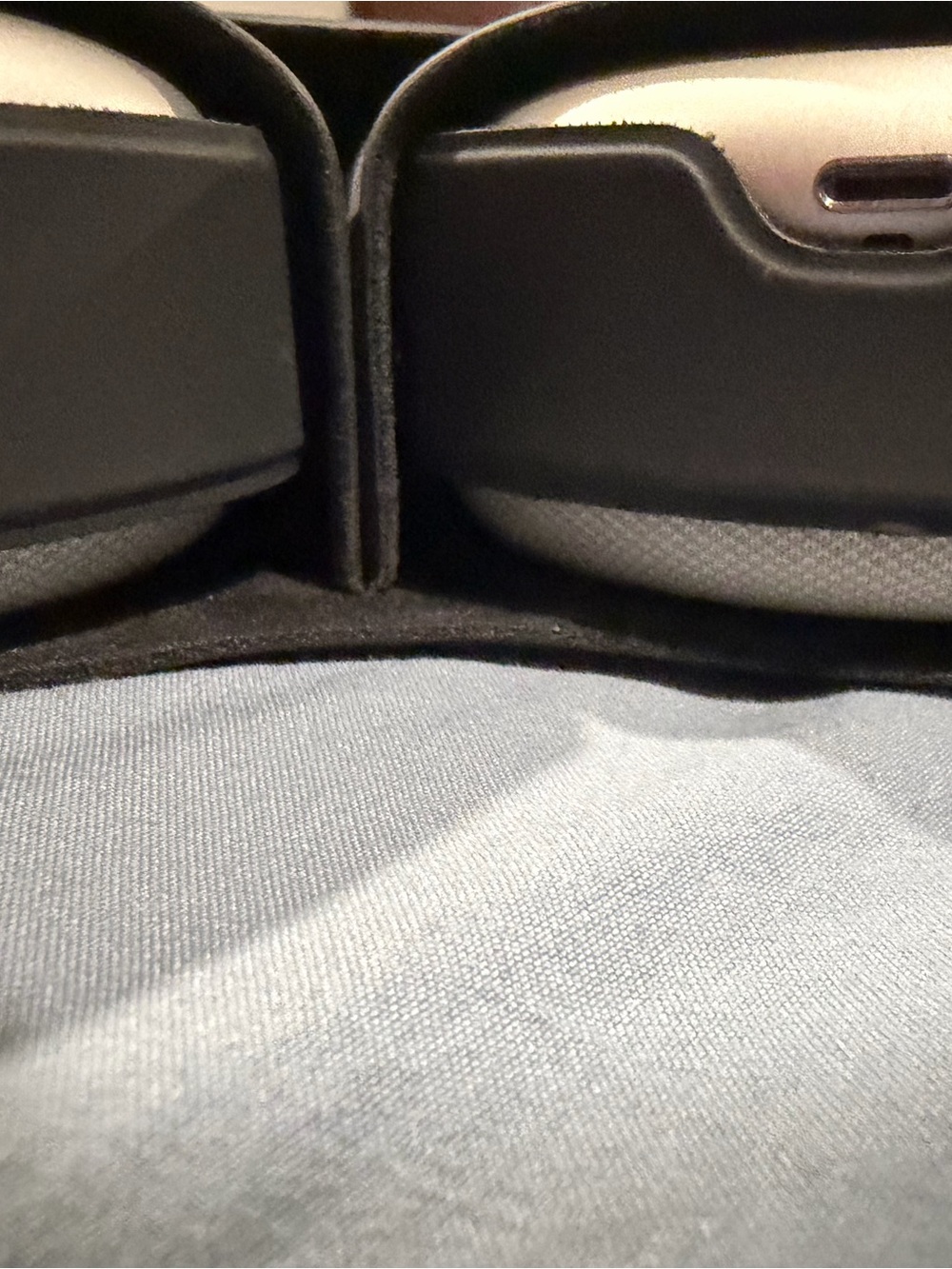 AirPods Max - Picture 4 of 4
